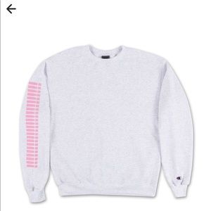 Kylie Jenner shop sweatshirt